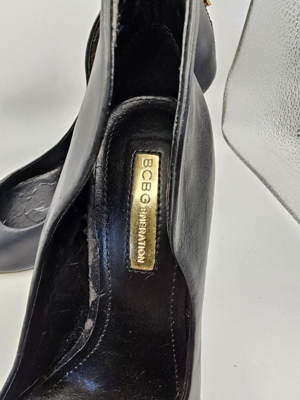 BCBGeneration “Conrad” Black Leather Pointed‑Toe Pumps – Size 7M - Picture 7 of 8
